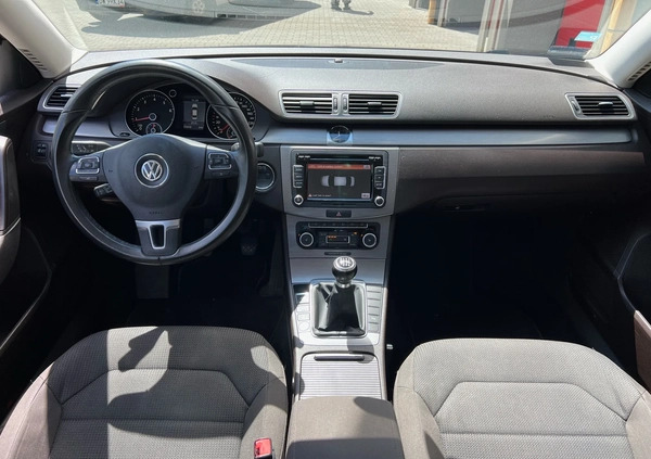 Volkswagen Passat cena 39900 przebieg: 99979, rok produkcji 2011 z Wrocław małe 407